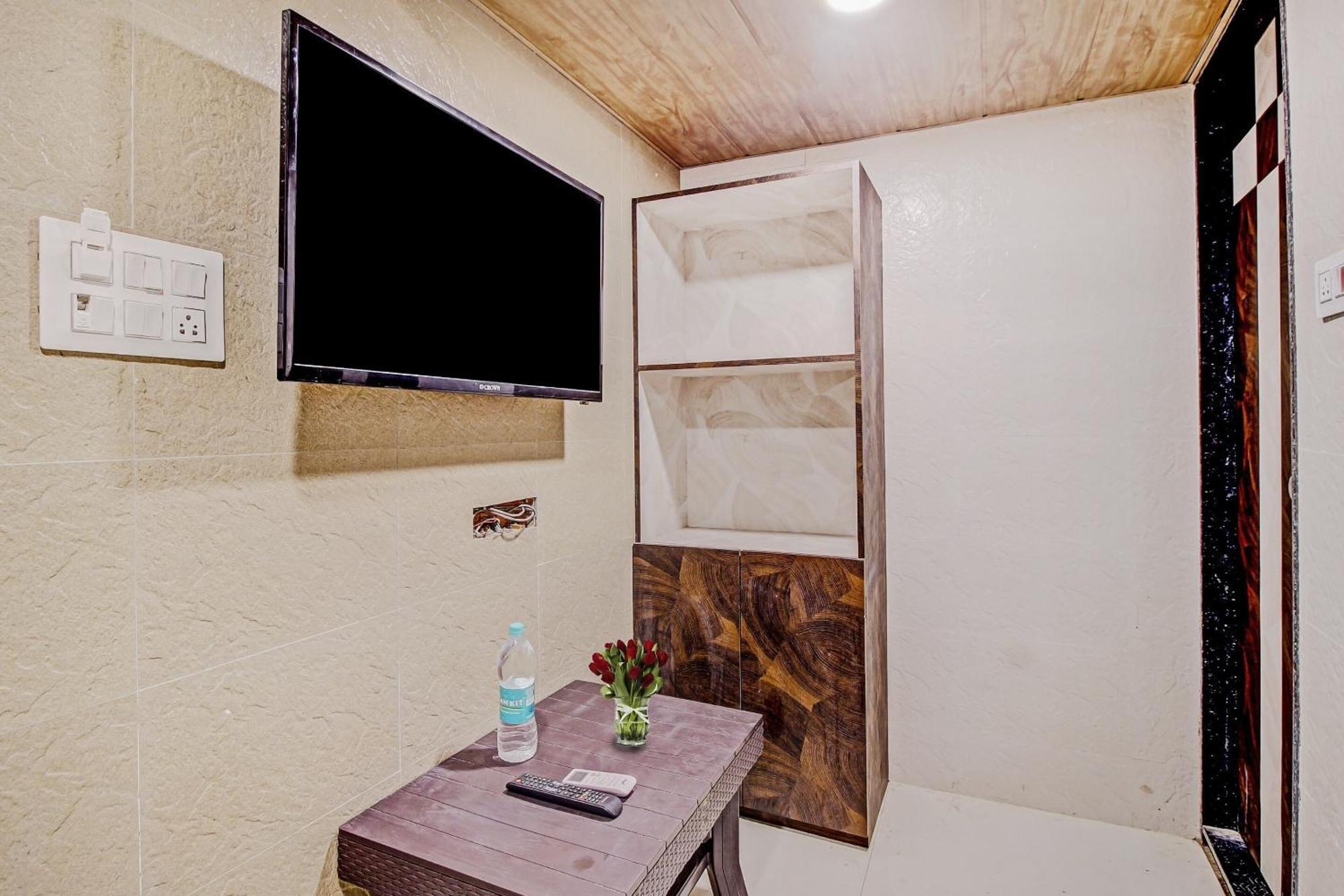 Hotel Ambedkar Kalyān المظهر الخارجي الصورة
